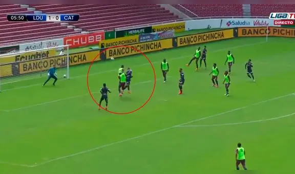 Paolo Guerrero anotó golazo de cabeza a los 5 minutos en su debut con LDU Quito