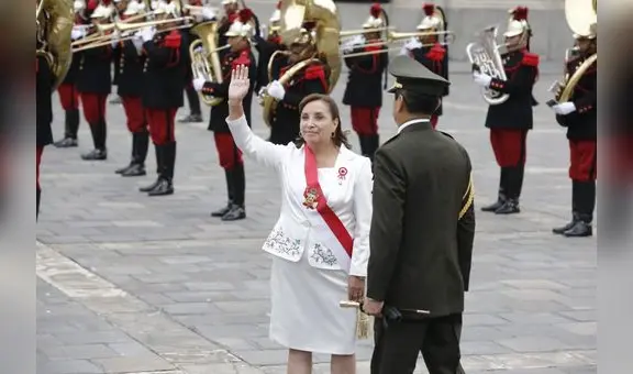 Dina Boluarte: mandataria se retiró de la catedral de Lima para poder dirigirse al Congreso de la República