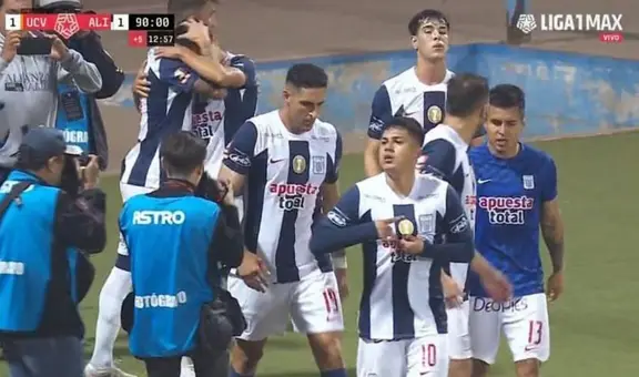 Jairo Concha realizó gesto con la camiseta de Alianza Lima ante todo el Mansiche que no se vio