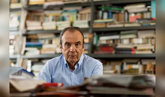 Otras disquisiciones, colección de textos del periodista Víctor Hurtado, en versión ampliada y definitiva