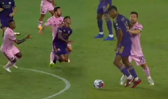 Lionel Messi y Wilder Cartagena casi se van a las manos: la 'Pulga' lo patea y es amonestado