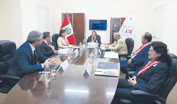 Piden al Reniec definir qué presupuesto necesita para verificar firmas de afiliados