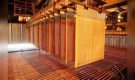 Chile promulga nuevo impuesto a la gran minería que impulsará recaudación de US$1.350 millones