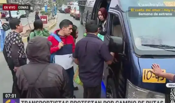 Transportistas hacen bajar a pasajeros de combis en protesta por cambio de rutas