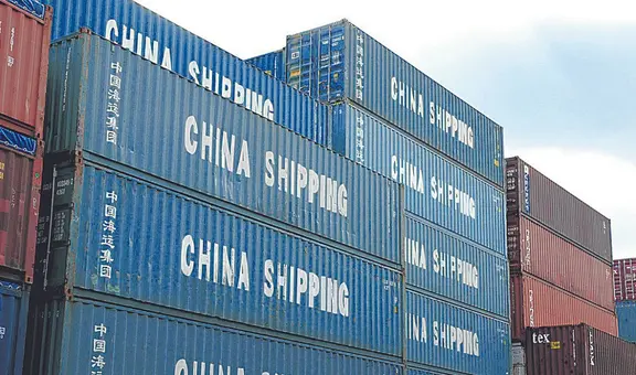 Exportaciones chinas se contrajeron en 13,6%