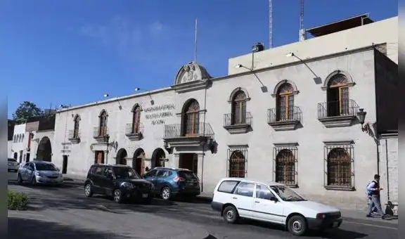 Arequipa: municipio de Cayma fracciona 5 servicios para un solo proveedor