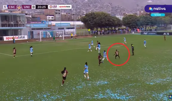 Scarleth Flores marcó un golazo para Universitario tras genial 'tiro con chanfle'