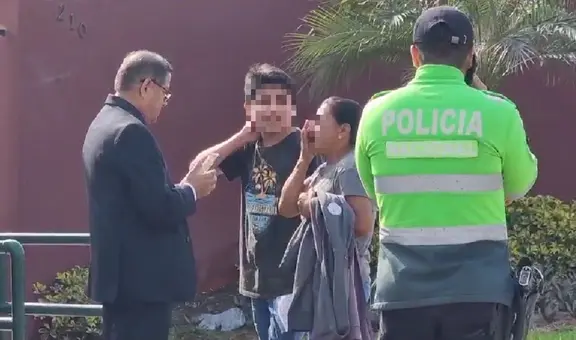 Entre lágrimas, madre pide que dejen ingresar a su hijo que llegó tarde al examen de la UNI