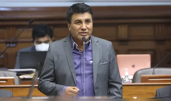 Oscar Zea presenta proyecto para que los congresistas se queden hasta 2026