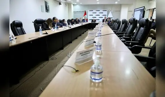 Debate del alza del sueldo mínimo sigue en lista de espera por ausencia del sector empresarial