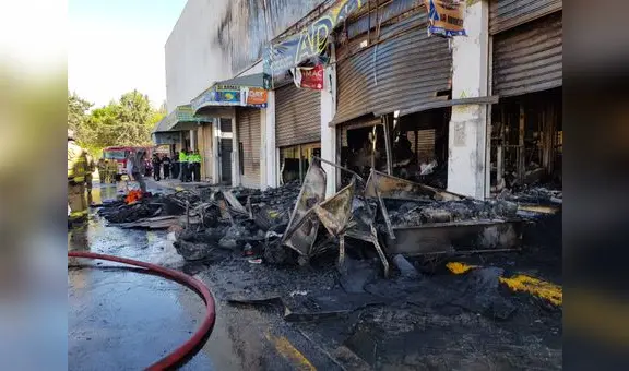 Se reaviva fuego en Apurímac y centro comercial arde en Arequipa