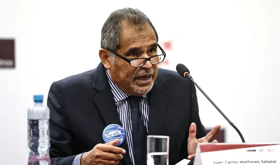 Ministro de Comercio Exterior y Turismo usó permiso falso en el 2015 para que su vehículo circule con lunas polarizadas