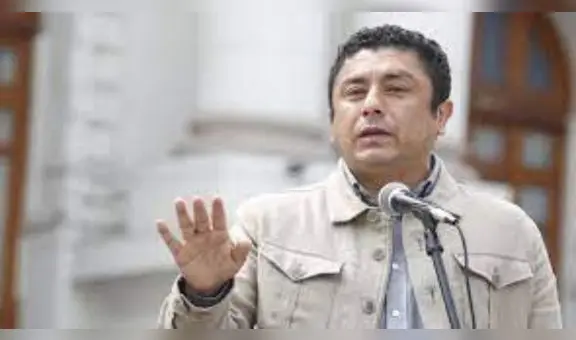 Implican a congresista Bermejo en presunto soborno para financiar rehabilitación de colegios