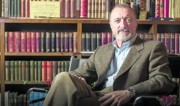 Arturo Pérez-Reverte dice que será el lector quien le avise el fin de su carrera