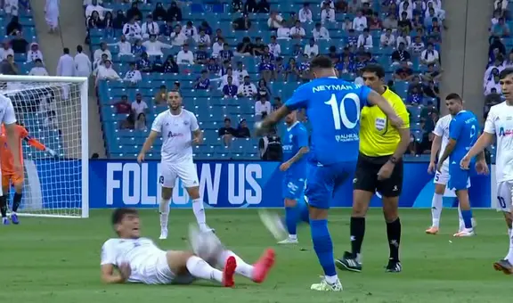 La furiosa reacción de Neymar: pelotazo a su rival en el suelo y se gana la amarilla