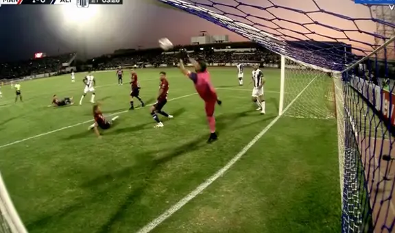 La espectacular atajada de Manuel Heredia para evitar el empate de Alianza Lima