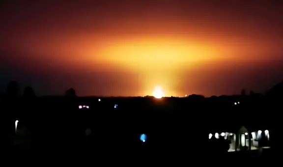 Impresionantes imágenes de explosión en Reino Unido: una bola de fuego iluminó el cielo de Oxford