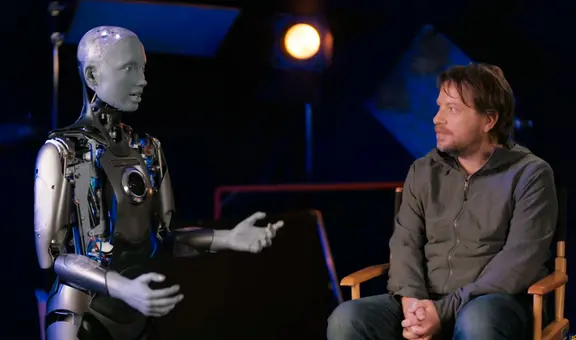 Ameca, el robot más avanzado del mundo, hace una terrorífica pregunta durante entrevista