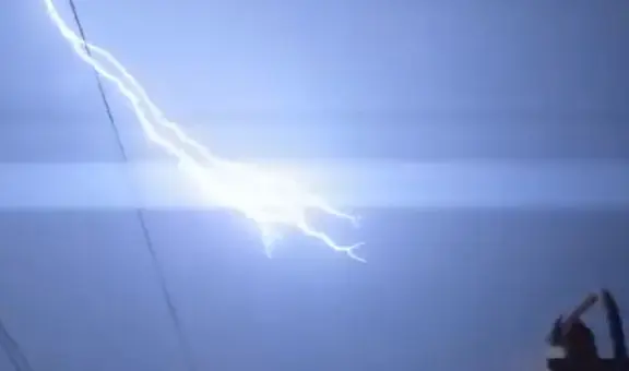 Ciudadano pierde la vida tras ser impactado por un rayo mientras cargaba su teléfono en Áncash