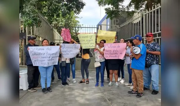 Protestan por demora en reconstrucción de colegio en Piura