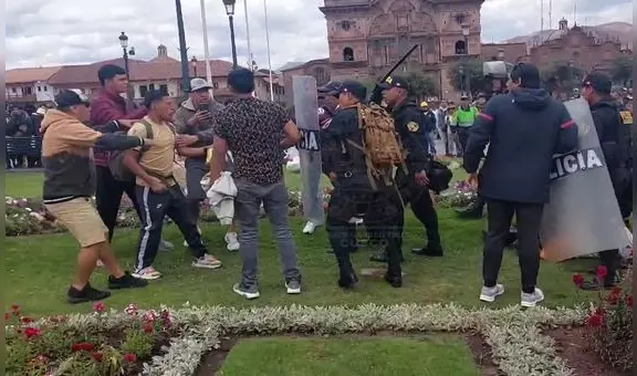 Universitario vs. Cusco FC: hinchas cremas alteraron el orden en la plaza Mayor de Cusco