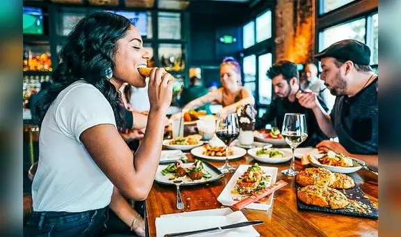 ¿Cómo solicitar la devolución de impuestos por gastos en restaurantes y alojamiento?