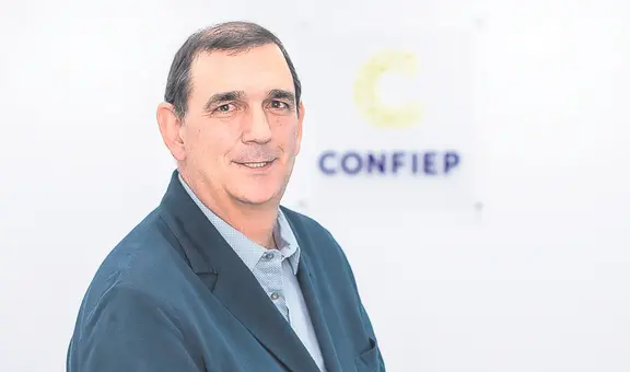 Alfonso Bustamante: “La inestabilidad política evita que la inversión privada crezca en el Perú”