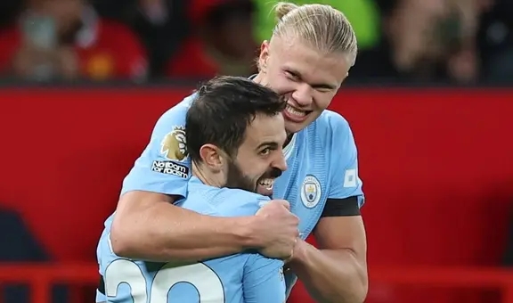 Manchester City goleó 3-0 a Manchester United y se mete en la pelea por la Premier League
