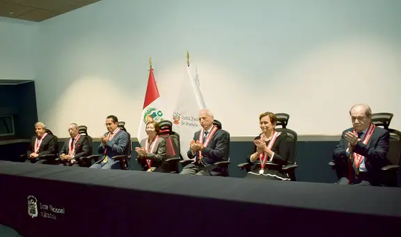 Miembros de la Junta Nacional de Justicia se alistan para defenderse mañana en el Congreso