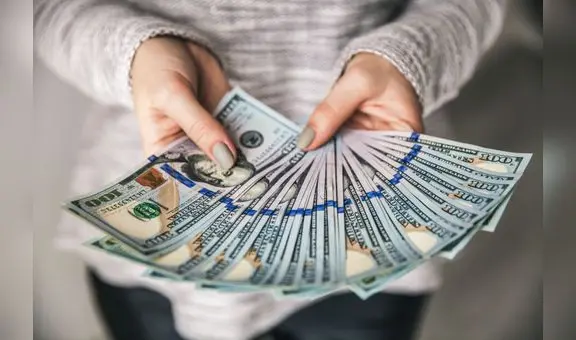 Cinco tips para potenciar tus ahorros en dólares