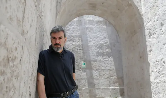 Roberto Palacio: “Somos narraciones frente a TikTok, gritándole al mundo: ese soy yo”