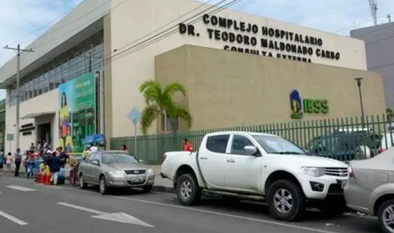 Ladrones disfrazados de médicos desatan pánico en hospital de Guayaquil al intentar robar cajero