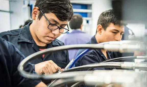 ¿Cuántos colegios técnicos hay en el Perú y cómo puedes obtener título a nombre de la nación por estudiar aquí?