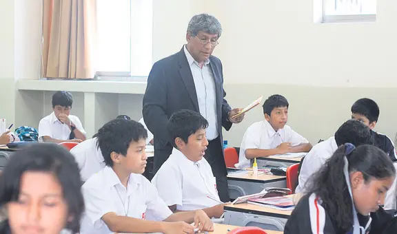 Aumento de S/250 y S/400 para maestros de aula y catedráticos