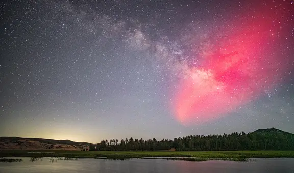 Las 'auroras de SpaceX', el nuevo fenómeno atmosférico causado por los cohetes de Elon Musk