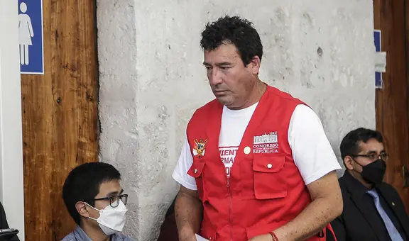 Congresista Edwin Martínez desbocado: "Quieren j... al país"