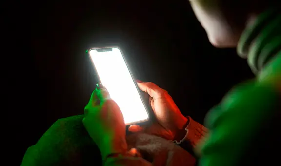 ¿Por qué debes evitar que tu smartphone esté siempre con el brillo al máximo?