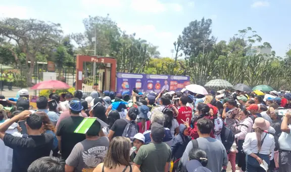 Examen Admisión San Marcos en VIVO: cientos de familiares a la espera de la salida de los postulantes a la UNMSM