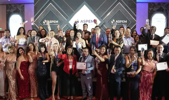 Asociación Peruana de Empresarios entregó reconocimientos a destacados personajes nacionales y ejecutivos