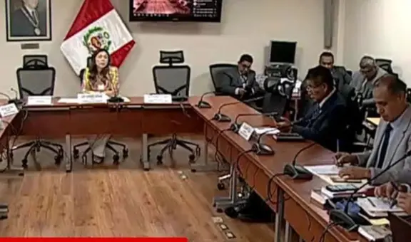 Parlamentario lanza comentarios machistas contra congresista de Fuerza Popular en plena sesión