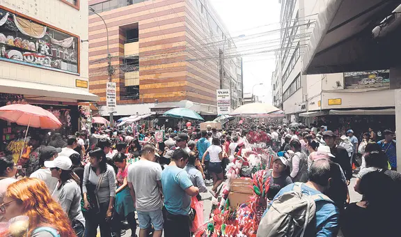Caos en Mesa Redonda a una semana de Navidad