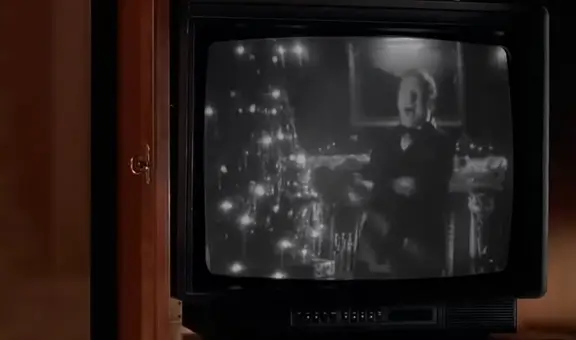 ¿De dónde proviene la frase “Feliz Navidad, inmundo animal y feliz Año Nuevo” de 'Mi pobre angelito 2'?