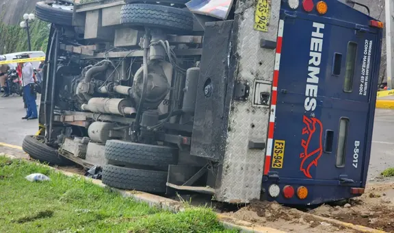 Camión de caudales se vuelca en Costa Verde y deja una persona fallecida