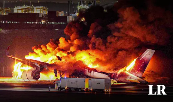 Choque de aviones deja 5 muertos y 379 evacuados tras incendiarse en aeropuerto de Japón
