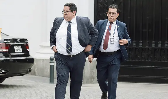 Alex Contreras: idas y vueltas del ministro para quedarse en el MEF