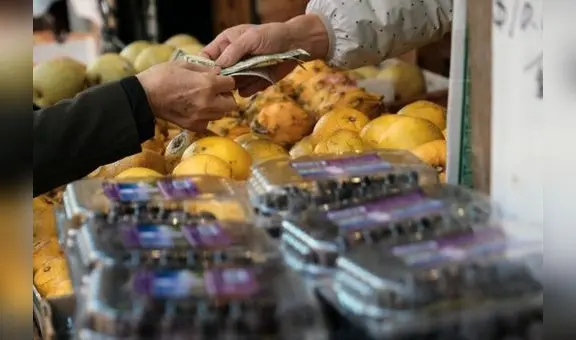 Los precios mundiales de los alimentos cayeron un 13,7% en 2023, según la FAO
