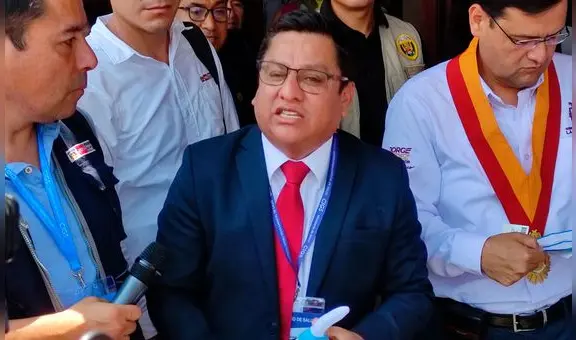 Ministro de Salud defiende lotes vencidos de vacunas: "Tienen certificación por hasta 18 meses"