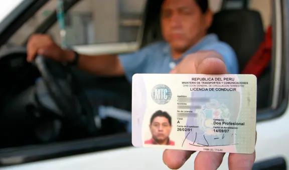 ¿Qué debo hacer para revalidar mi licencia de conducir?