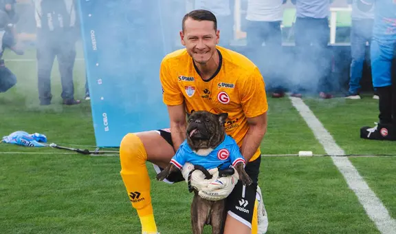 Diego Penny enternece las redes al salir acompañado de su perro en la presentación de Garcilaso