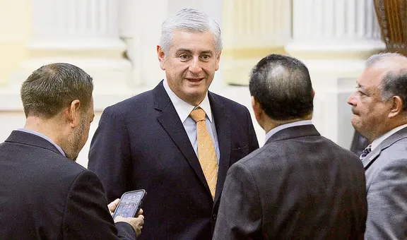 Aprueban recomendación para suspender por 120 días a congresista Lizarzaburu por comentarios sexistas